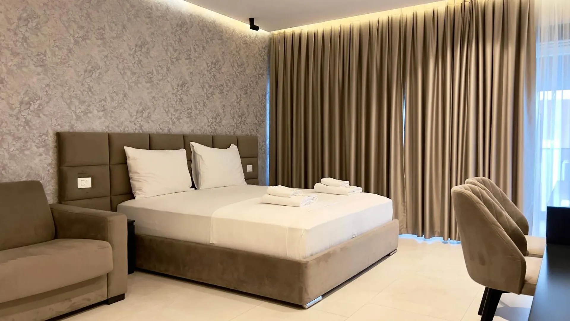 Hotel Leon - Beach Front Shëngjin ألبانيا