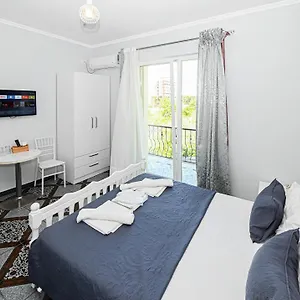 Hotel Fama, Škalngur